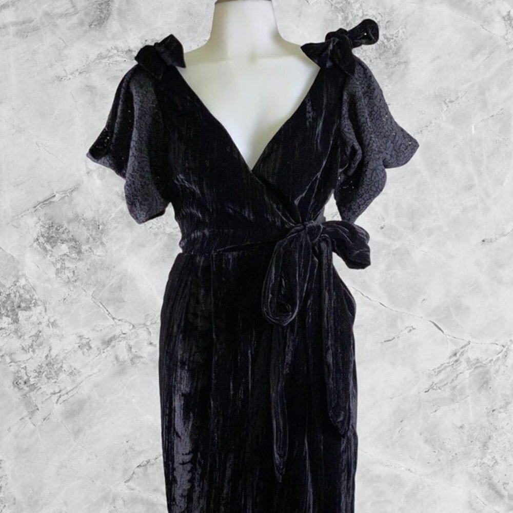 TULAROSA Cher V-neck Velvet Jumpsuit - Black - Picture 3 of 10